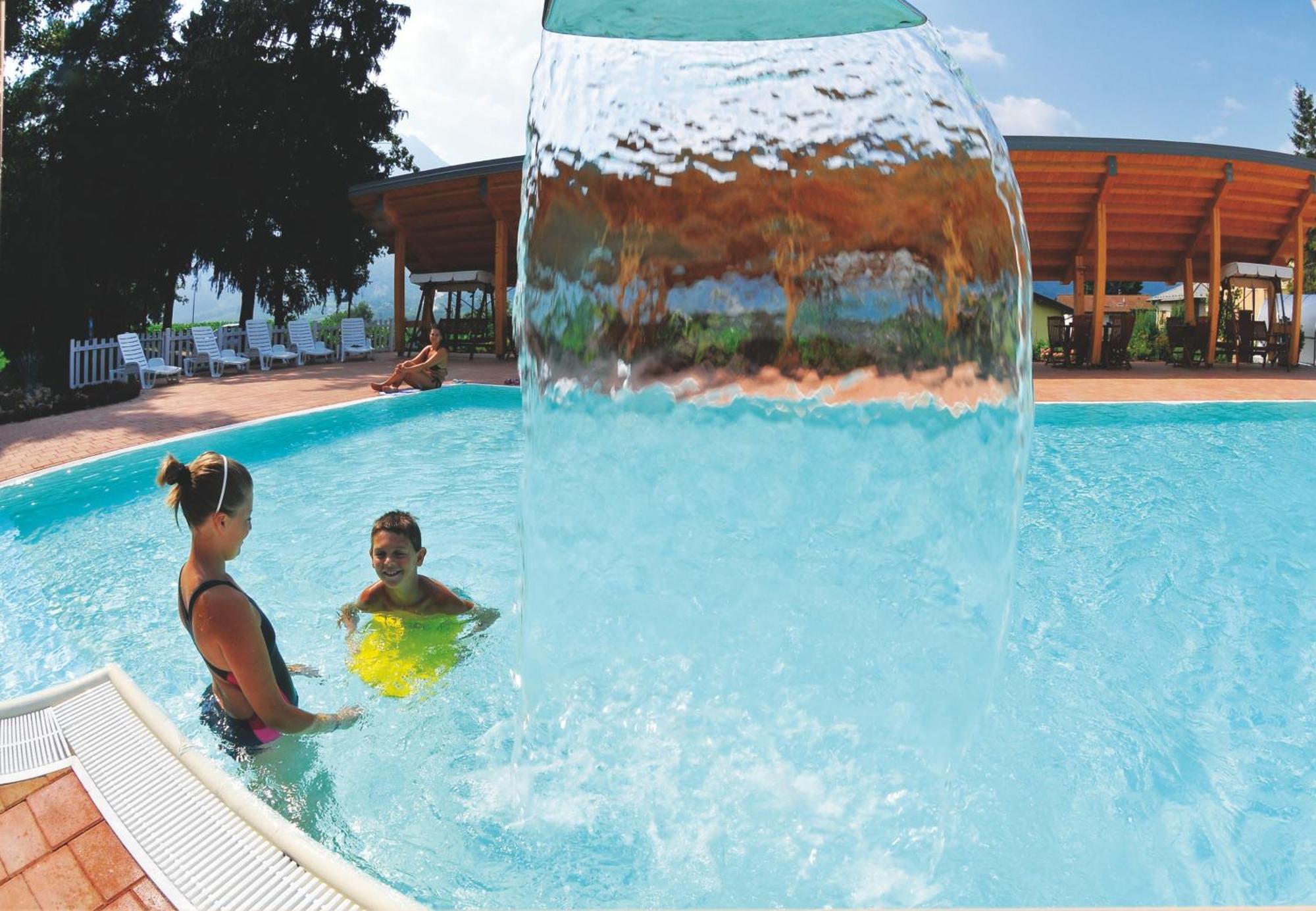 Villa Flora Levico Terme Exterior photo