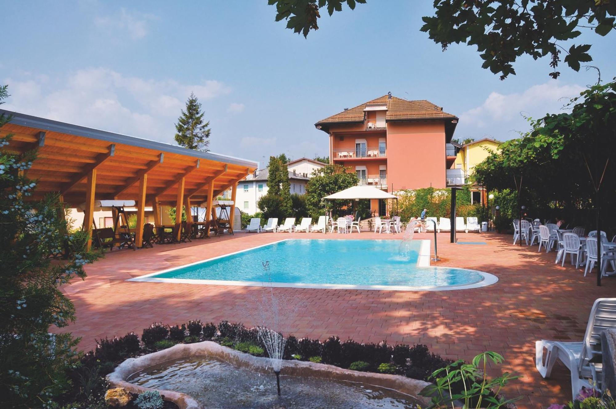 Villa Flora Levico Terme Exterior photo