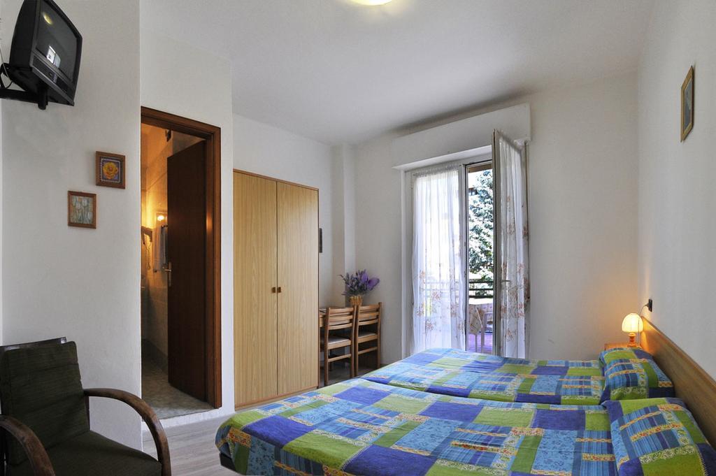 Villa Flora Levico Terme Exterior photo