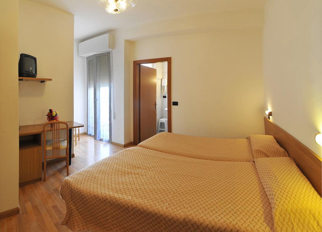 Villa Flora Levico Terme Exterior photo